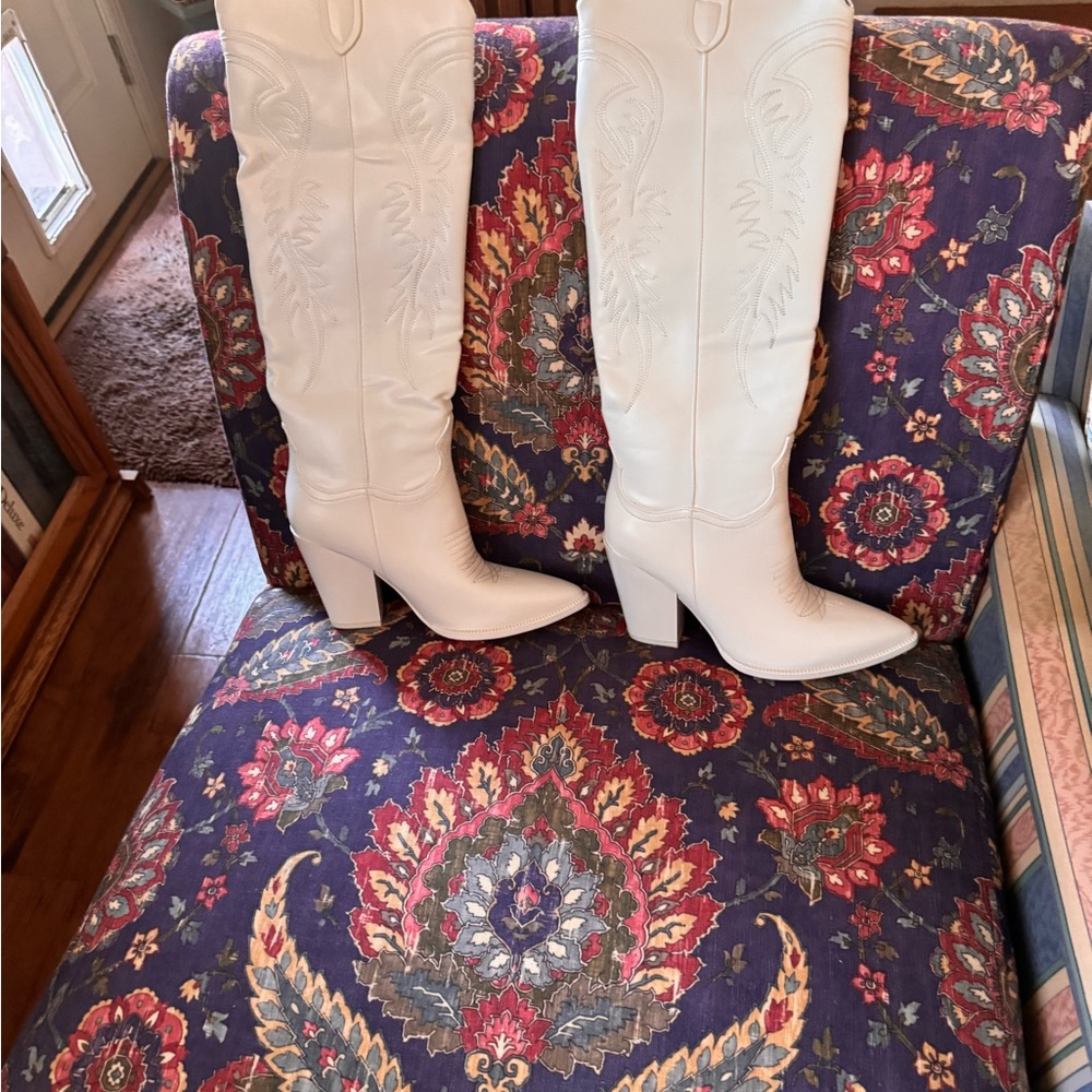 Insom ladies western knee high boots, v-cut cuff, pointed toe